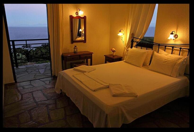 هتل Mando Beachfront