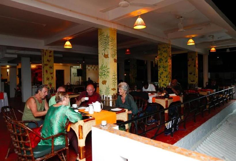 בית מלון כפרי Newton S Neelakanta Boutique Beach Resort