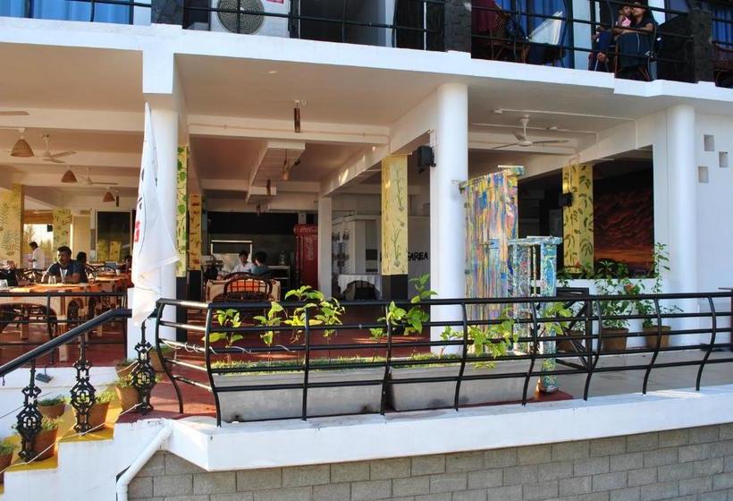 בית מלון כפרי Newton S Neelakanta Boutique Beach Resort