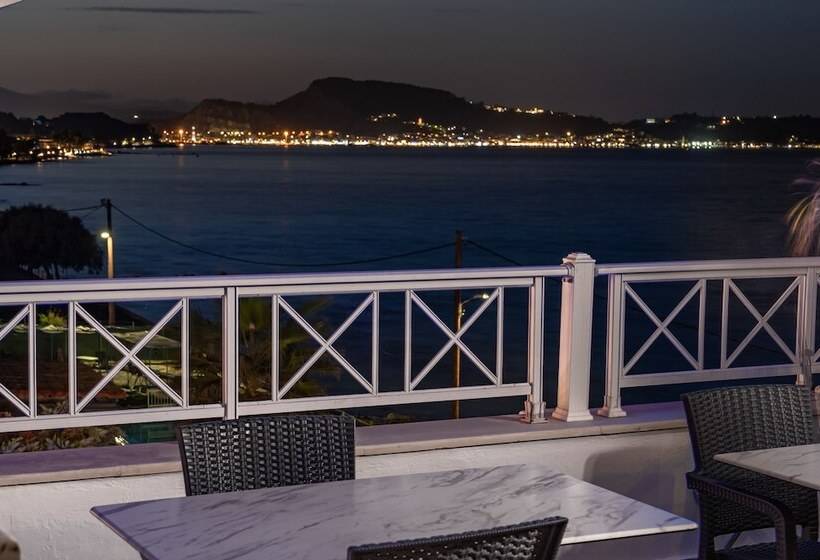 هتل Nefeli Beach