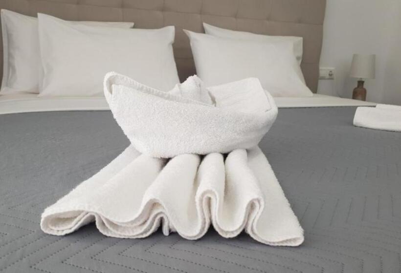 هتل Odos Oneiron Tavronitis Bay