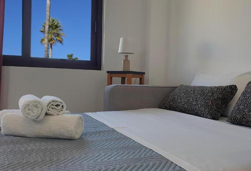 هتل Odos Oneiron Tavronitis Bay