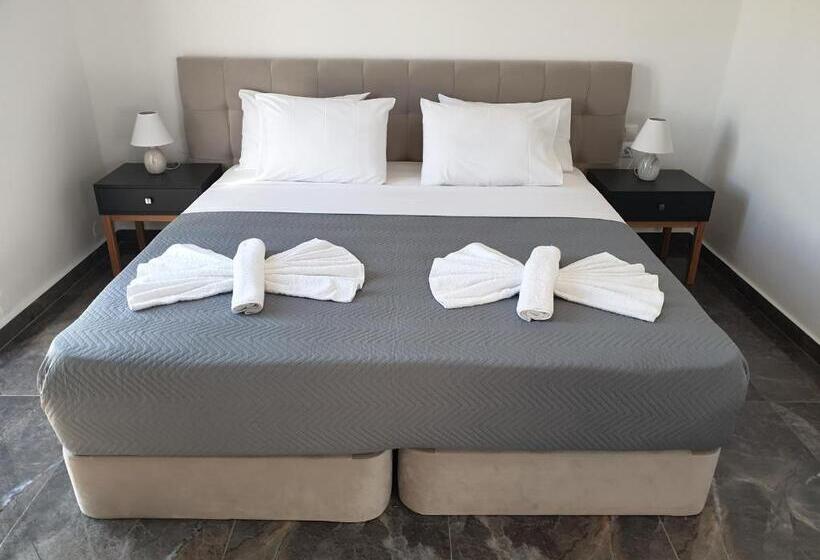 هتل Odos Oneiron Tavronitis Bay