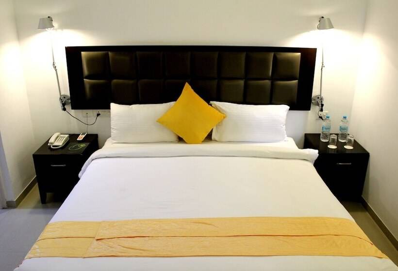 فندق The Fern Residency, Vadgaon Talegaon, Pune