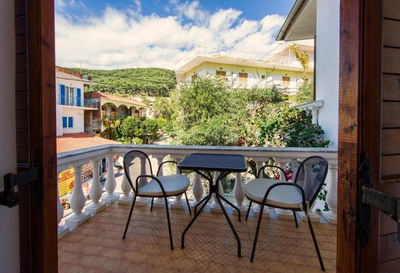 هتل Pansion Nikos Vergos