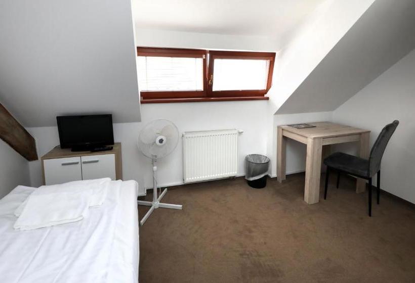 هتل Pension U Tří Sedláků