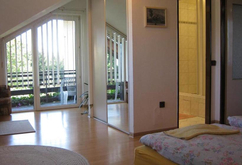 هتل Privat Apartma Ulrych