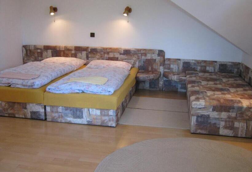 هتل Privat Apartma Ulrych