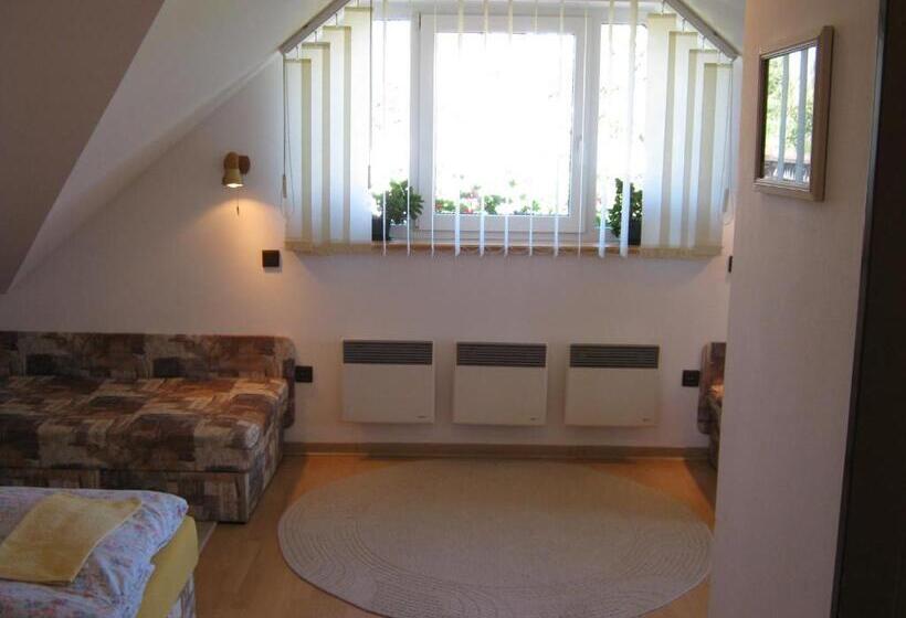 هتل Privat Apartma Ulrych
