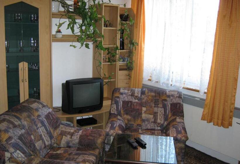 هتل Privat Apartma Ulrych