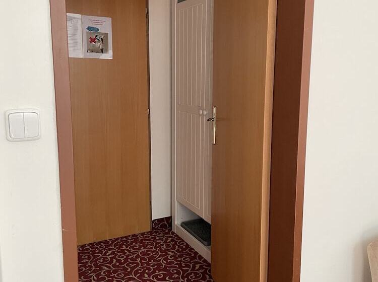 هتل Romania