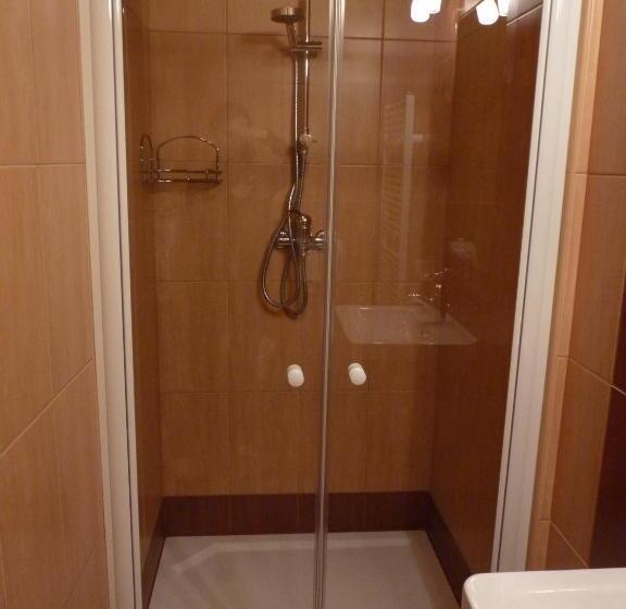 هتل Steak Restaurant Penzion Country Saloon