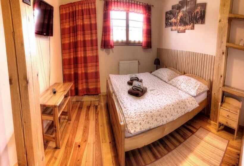 هتل Steak Restaurant Penzion Country Saloon