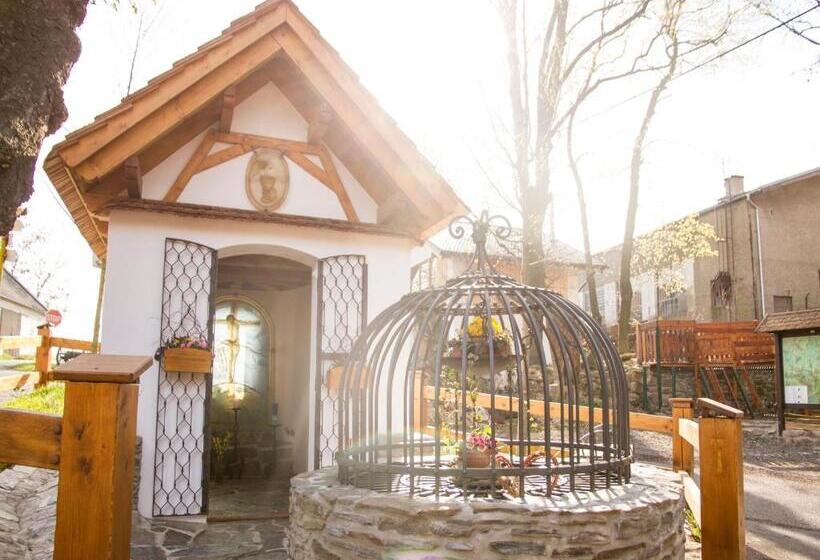 هتل Steak Restaurant Penzion Country Saloon