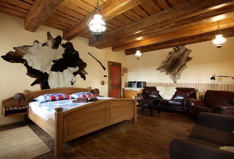 هتل Steak Restaurant Penzion Country Saloon