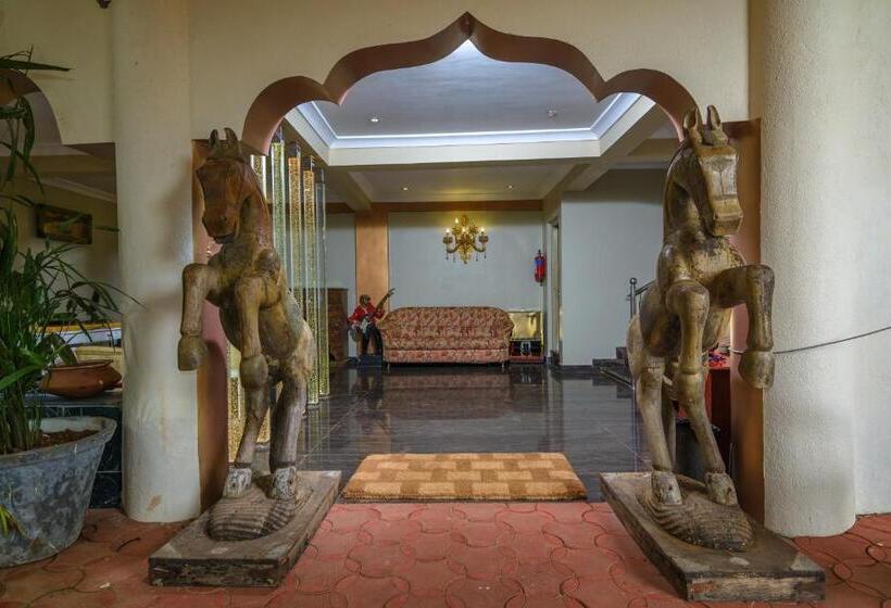 호텔 Stone Wood Riverfront Resort, Siolim