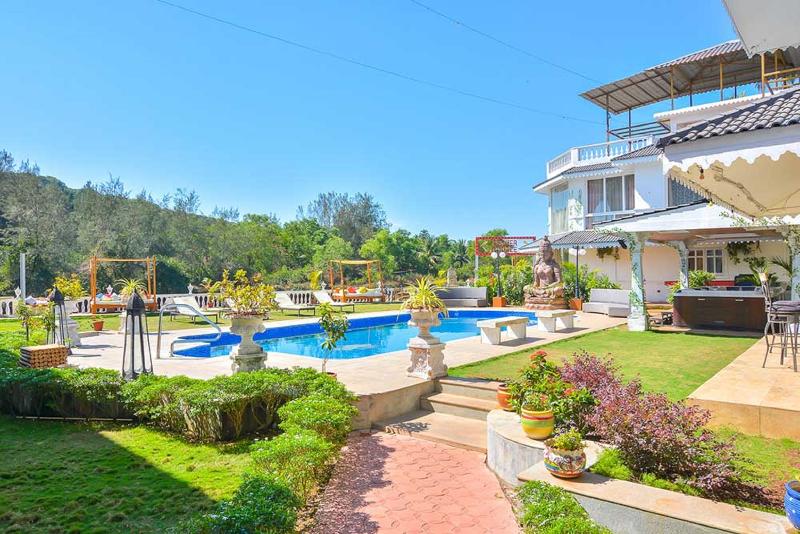 호텔 Stone Wood Riverfront Resort, Siolim