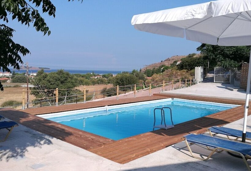 هتل Troyan Hill Apartments