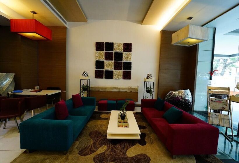 בית מלון כפרי Vijay Parkinn Coimbatore