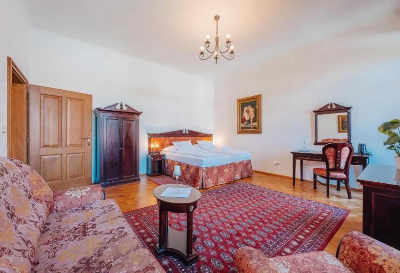 هتل Zamek Hradek U Susice