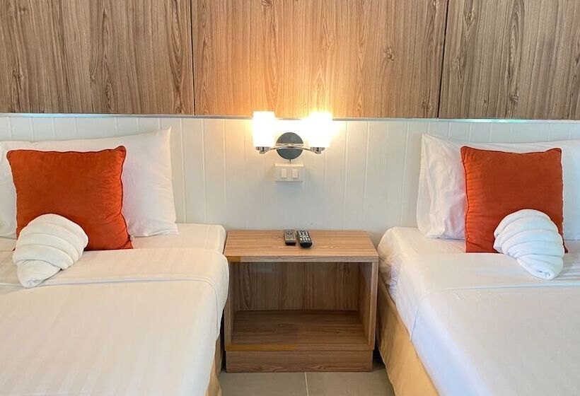 هتل Laem Sing Natural Beach Resort