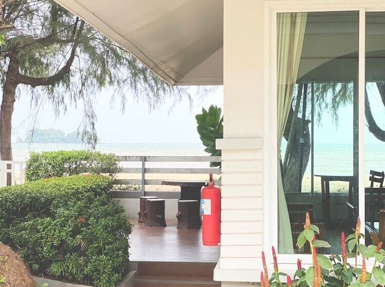 هتل Laem Sing Natural Beach Resort
