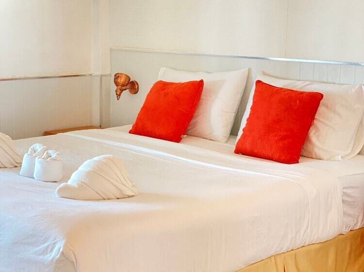 هتل Laem Sing Natural Beach Resort