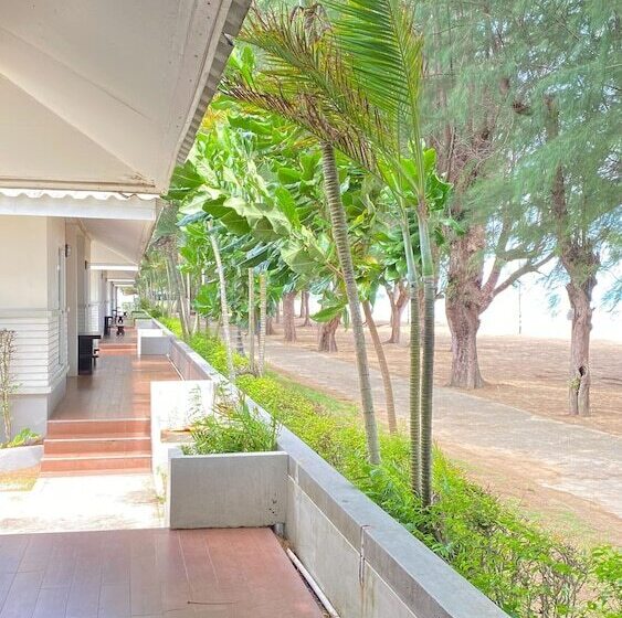 هتل Laem Sing Natural Beach Resort