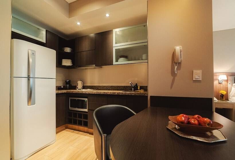 هتل Arc Arenales Studios & Suites
