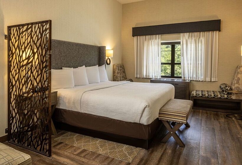 호텔 Best Western Plus Franciscan Square Inn & Suites  Steubenville