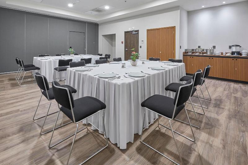هتل City Express Suites By Marriott Silao Aeropuerto