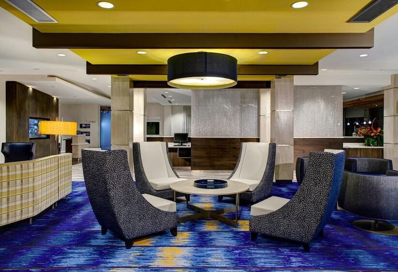 هتل Courtyard By Marriott Carrollton