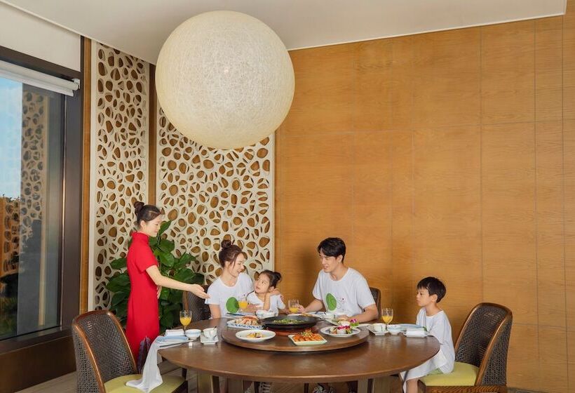 هتل Crowne Plaza Ningbo Xiangshan Sea View By Ihg