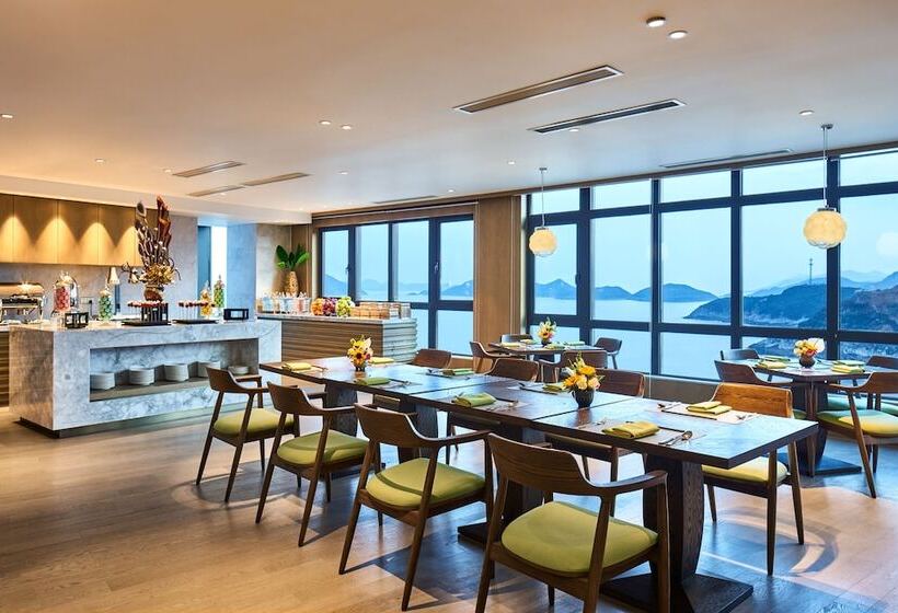 هتل Crowne Plaza Ningbo Xiangshan Sea View By Ihg