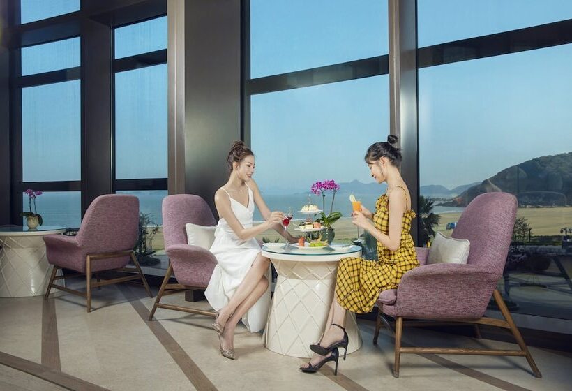 هتل Crowne Plaza Ningbo Xiangshan Sea View By Ihg