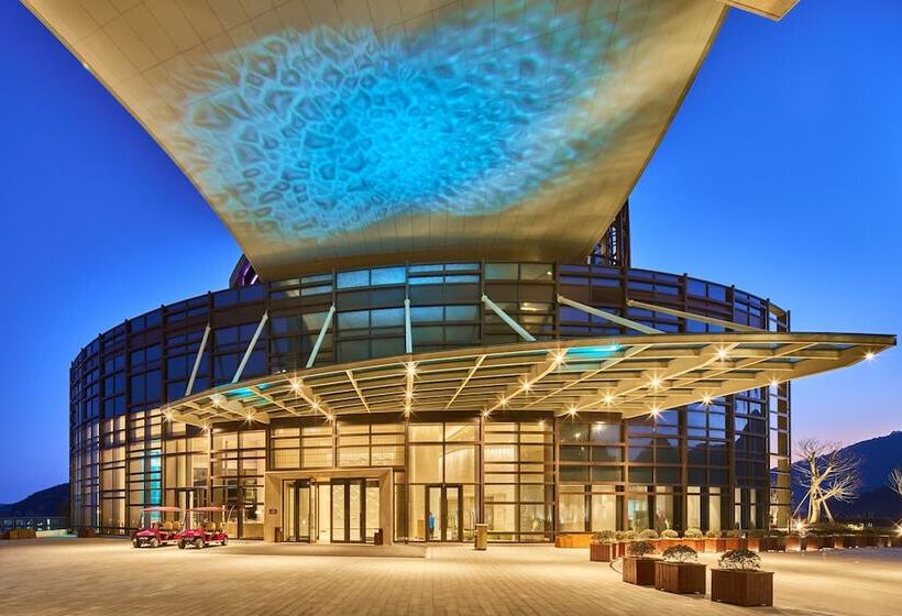هتل Crowne Plaza Ningbo Xiangshan Sea View By Ihg