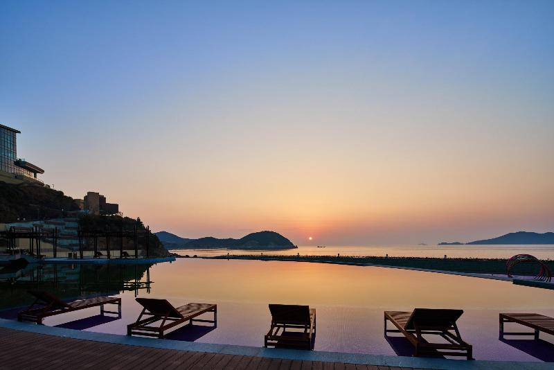 هتل Crowne Plaza Ningbo Xiangshan Sea View By Ihg