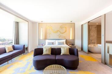 هتل Crowne Plaza Vientiane, An Ihg