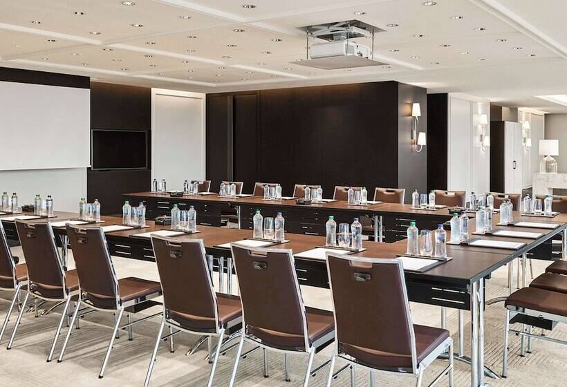 ホテル Fairmont Quasar Istanbul