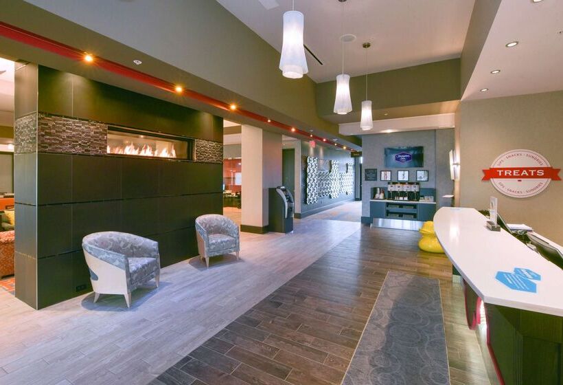 هتل Hampton Inn Lumberton