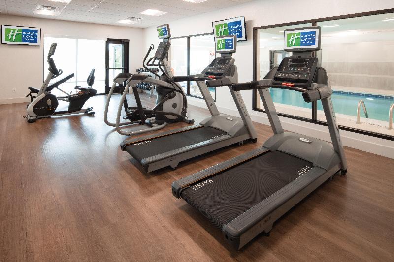هتل Holiday Inn Express East Peoria   Riverfront, An Ihg
