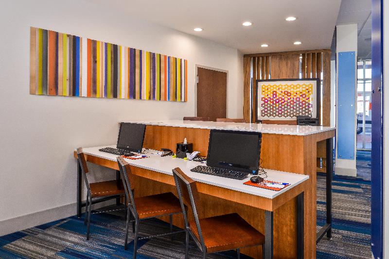 هتل Holiday Inn Express & Suites   Van Horn, An Ihg