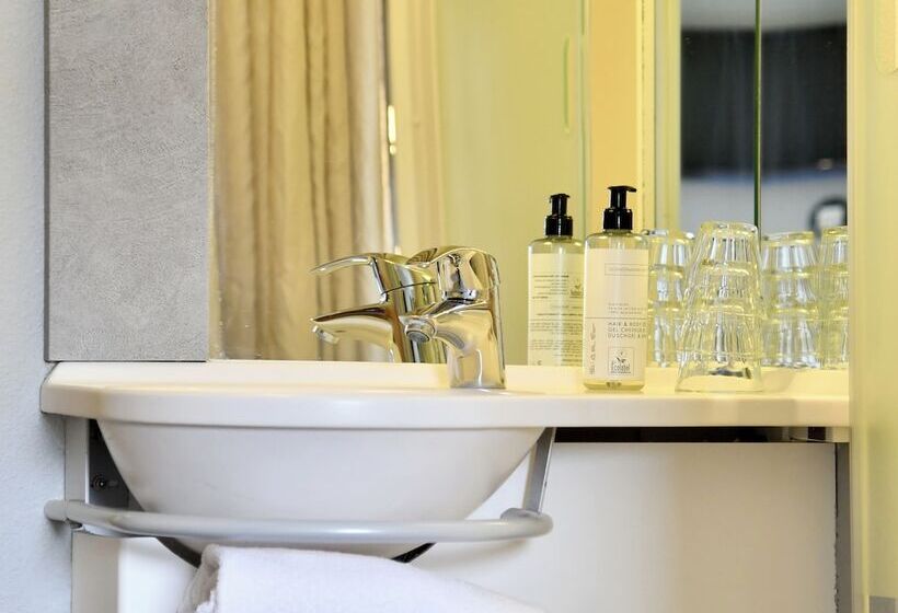 هتل Ibis Budget Nantes Reze Aeroport