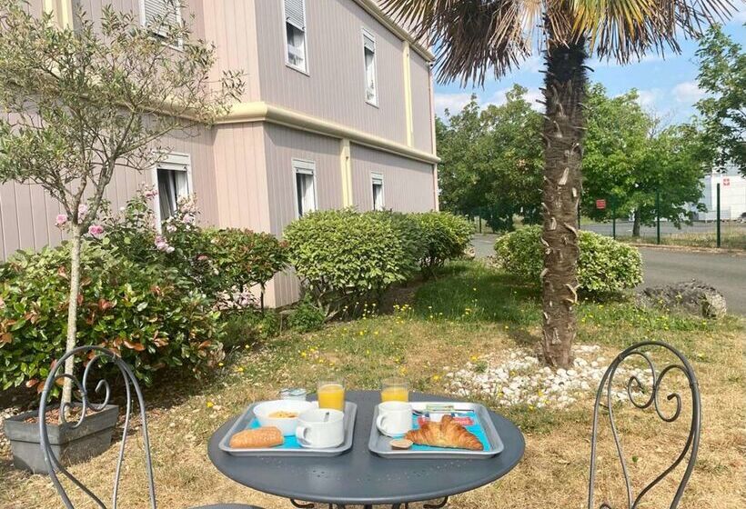 هتل Kyriad Direct Orleans   La Chapelle St Mesmin