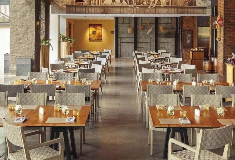 هتل Movenpick Resort & Spa Jimbaran Bali