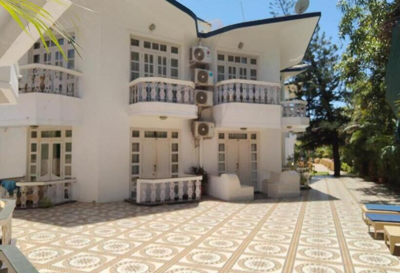 فندق Sunset Beach Resort