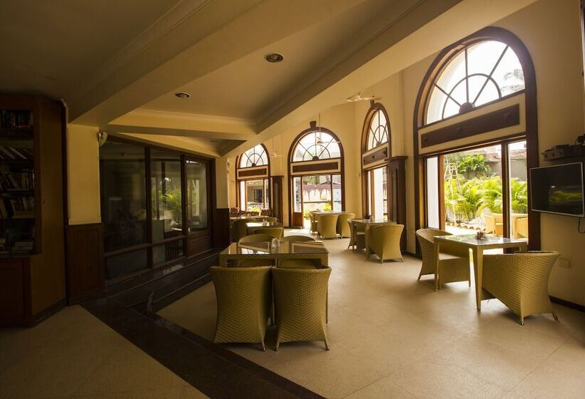 فندق Sunset Beach Resort