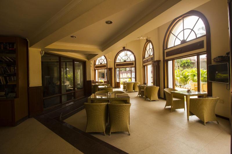 فندق Sunset Beach Resort