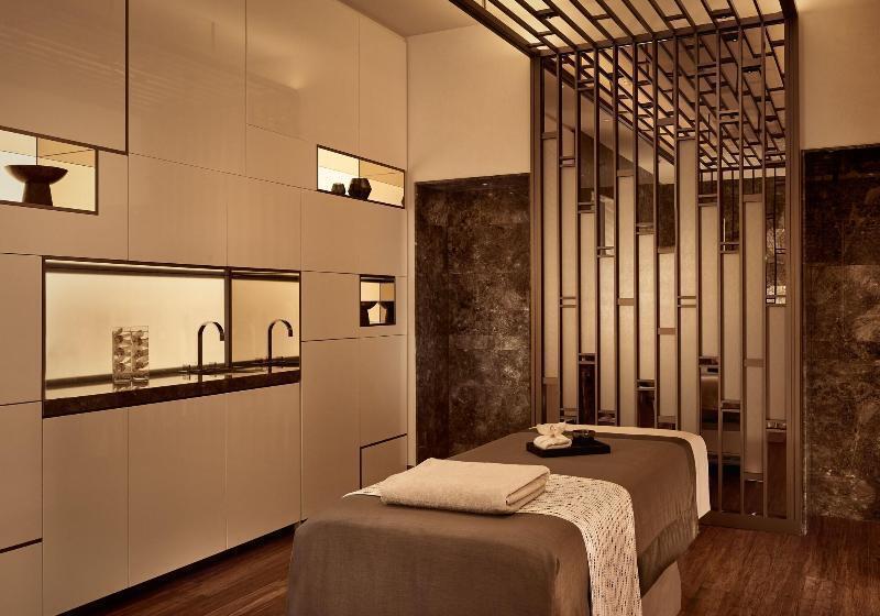 هتل The Ritzcarlton, Astana