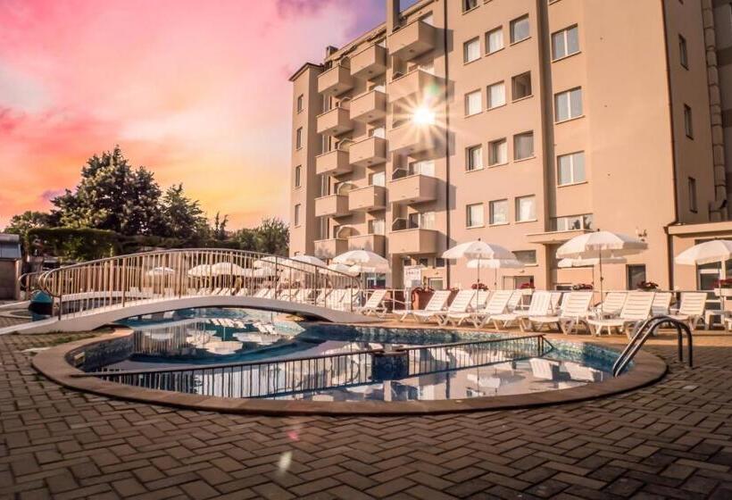 هتل Villa Aurora